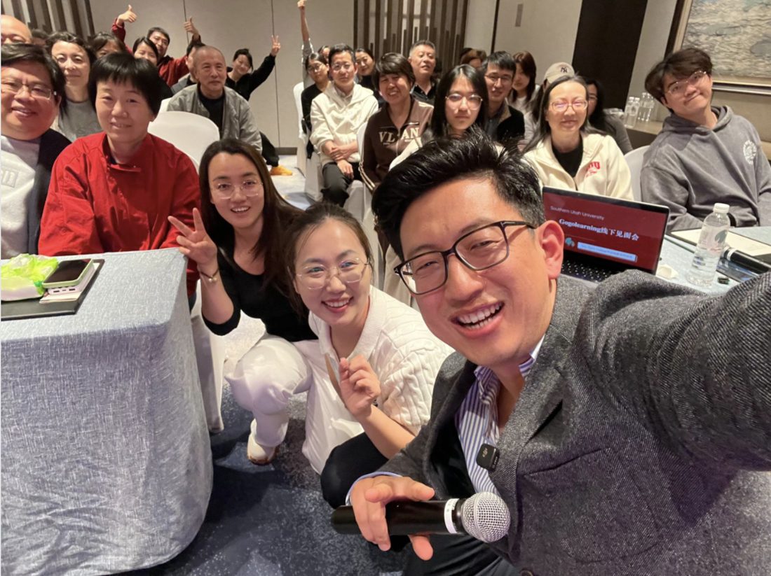 粉丝线下见面会现场
